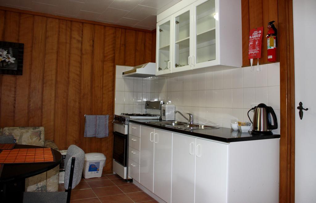 Hideaway Retreat Hotel Burnt Pine Bagian luar foto