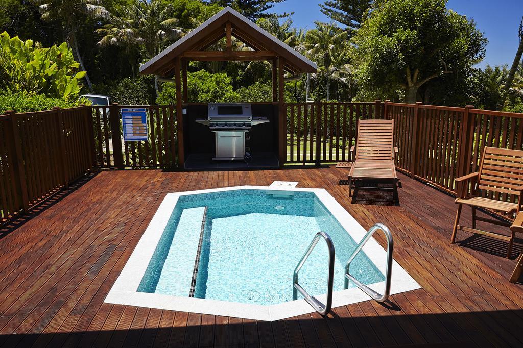Hideaway Retreat Hotel Burnt Pine Bagian luar foto