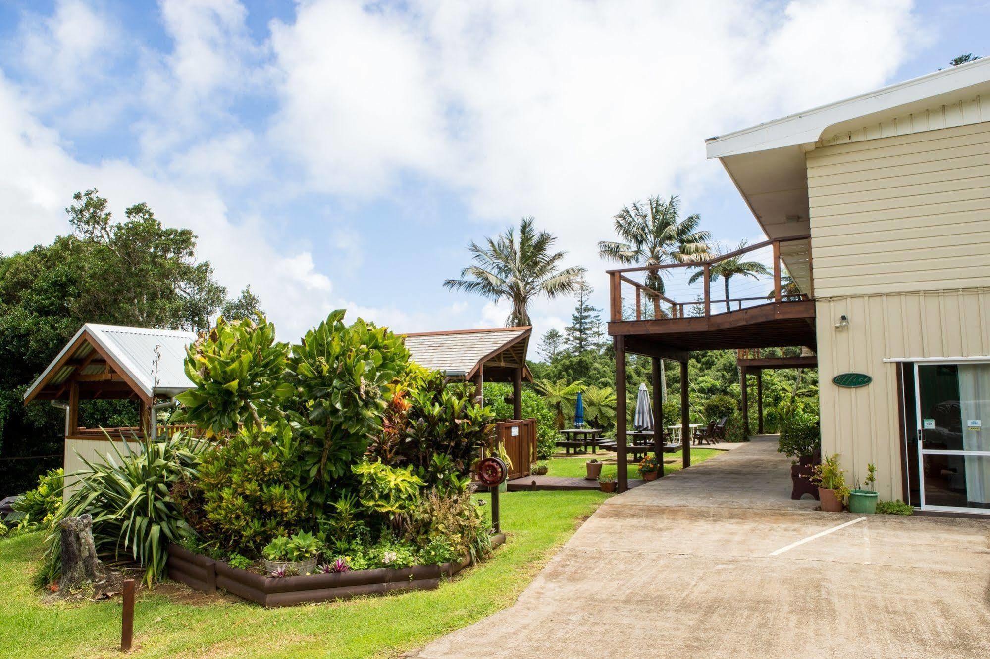 Hideaway Retreat Hotel Burnt Pine Bagian luar foto