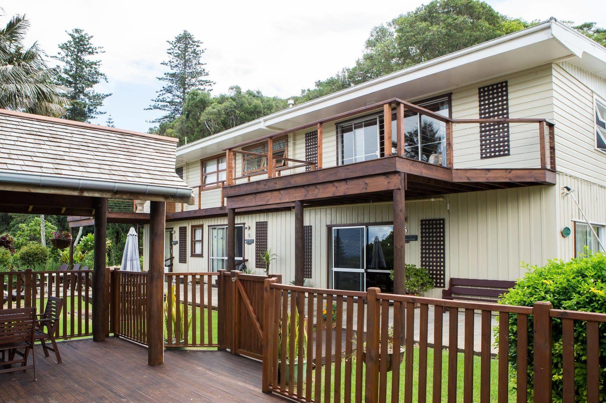 Hideaway Retreat Hotel Burnt Pine Bagian luar foto