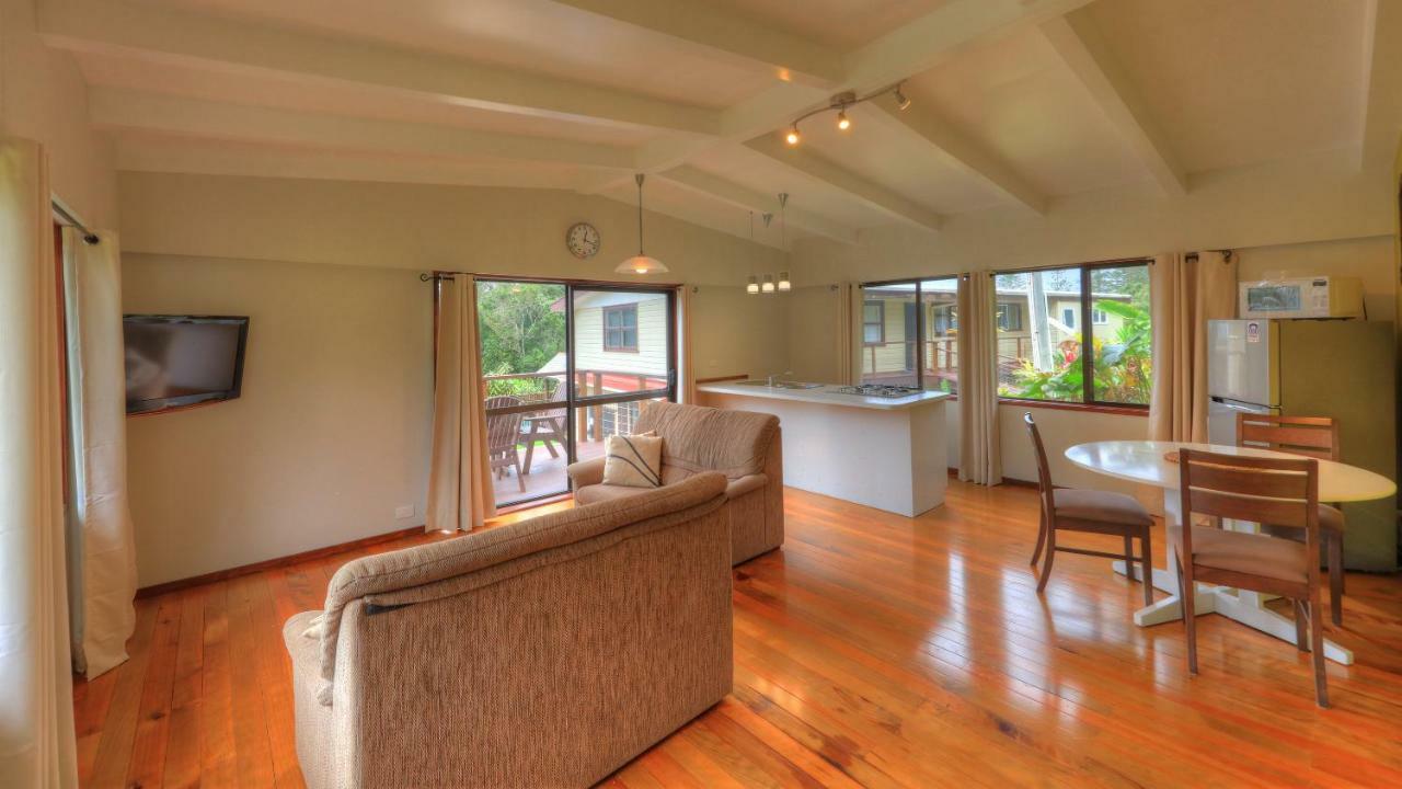 Hideaway Retreat Hotel Burnt Pine Bagian luar foto