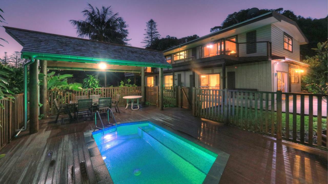 Hideaway Retreat Hotel Burnt Pine Bagian luar foto
