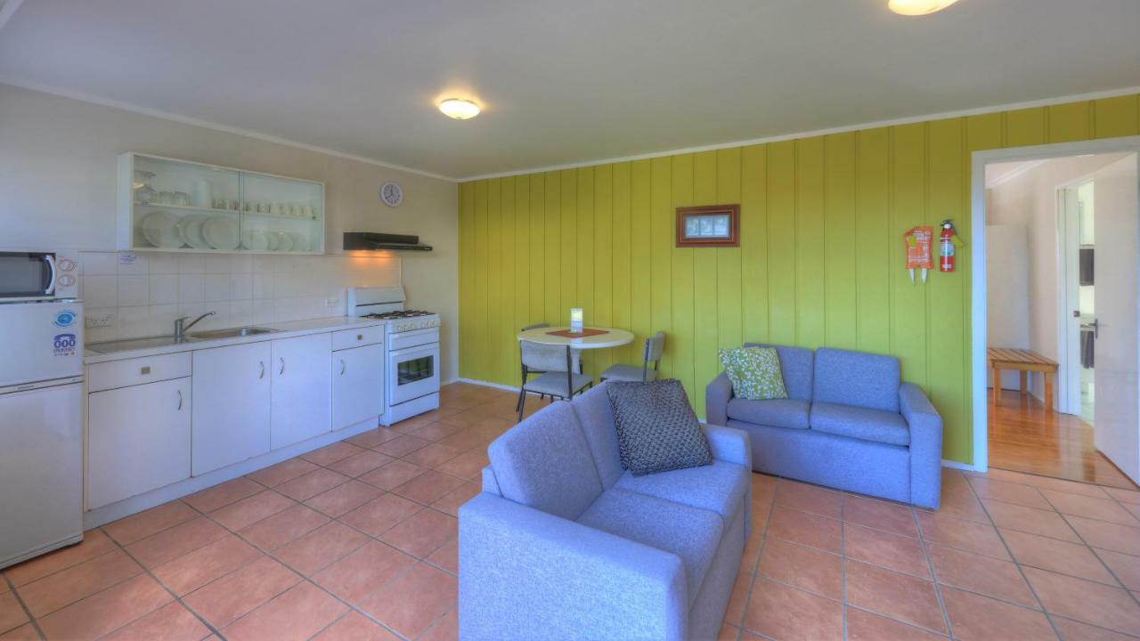 Hideaway Retreat Hotel Burnt Pine Bagian luar foto