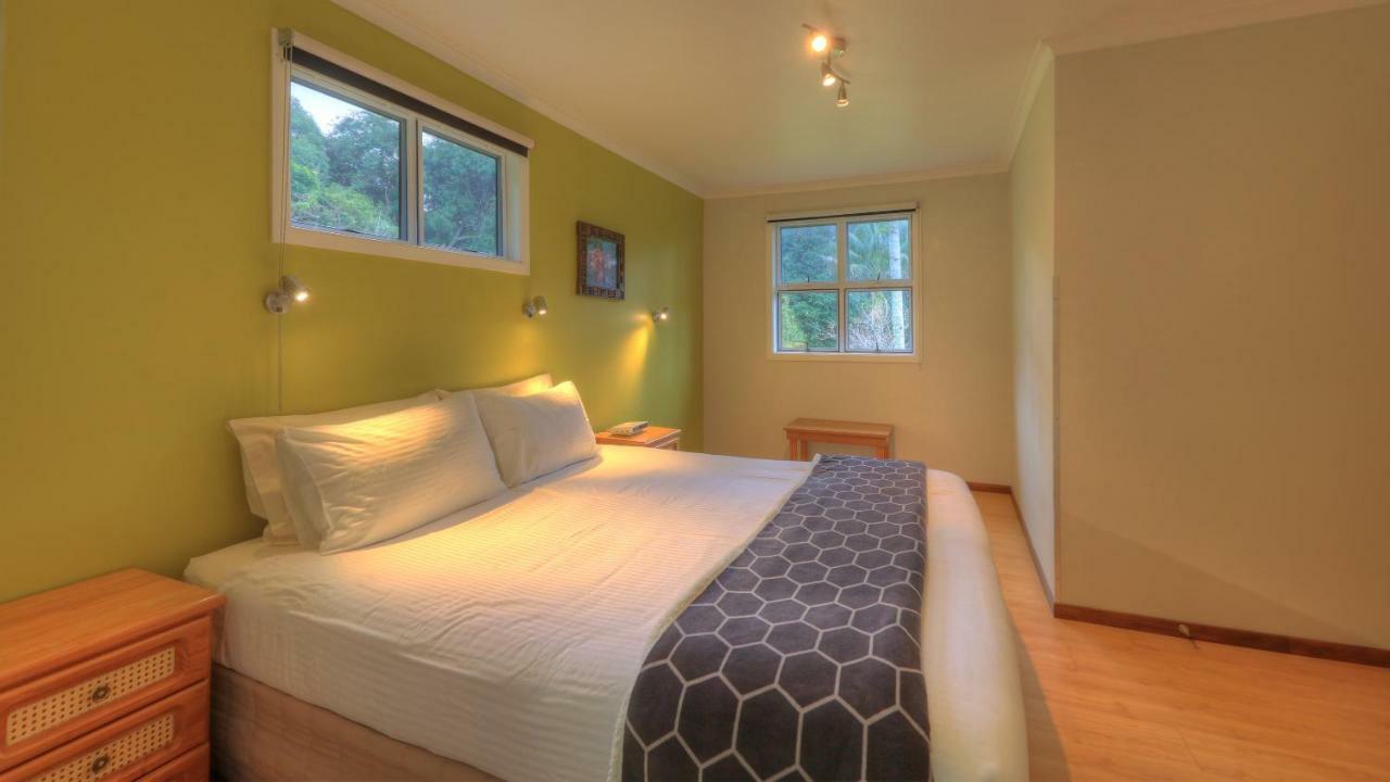 Hideaway Retreat Hotel Burnt Pine Bagian luar foto