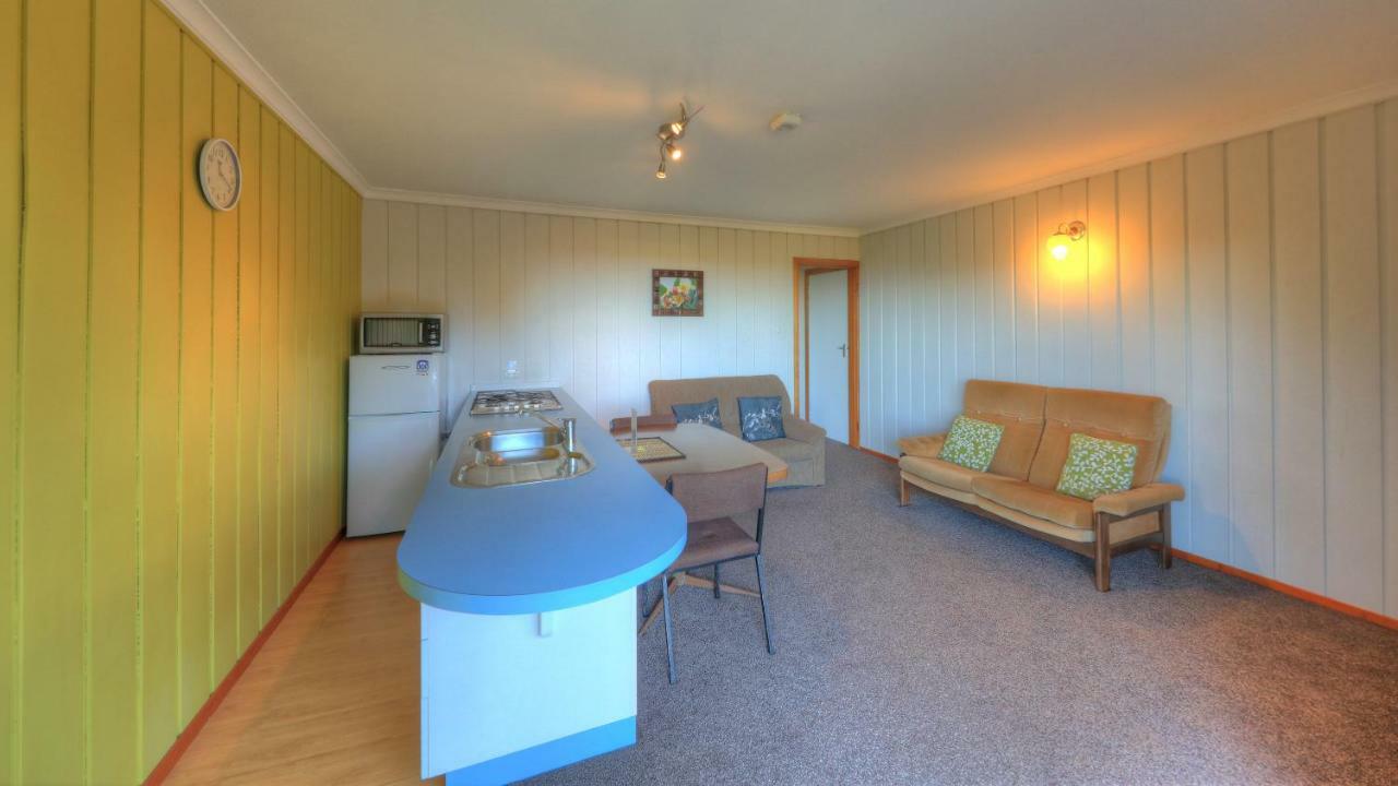 Hideaway Retreat Hotel Burnt Pine Bagian luar foto