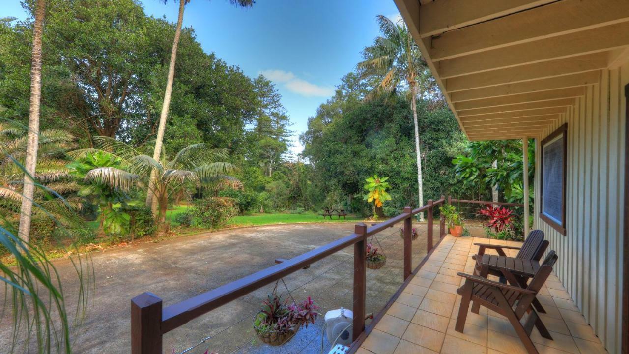 Hideaway Retreat Hotel Burnt Pine Bagian luar foto