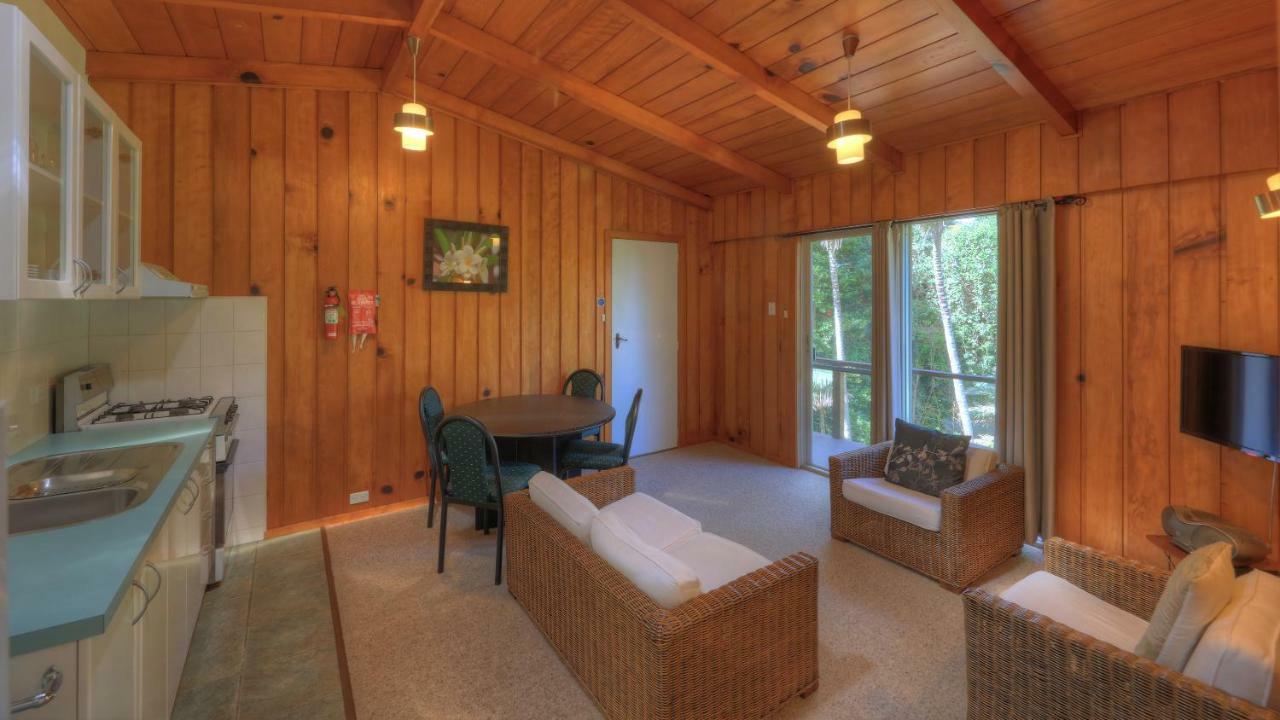 Hideaway Retreat Hotel Burnt Pine Bagian luar foto
