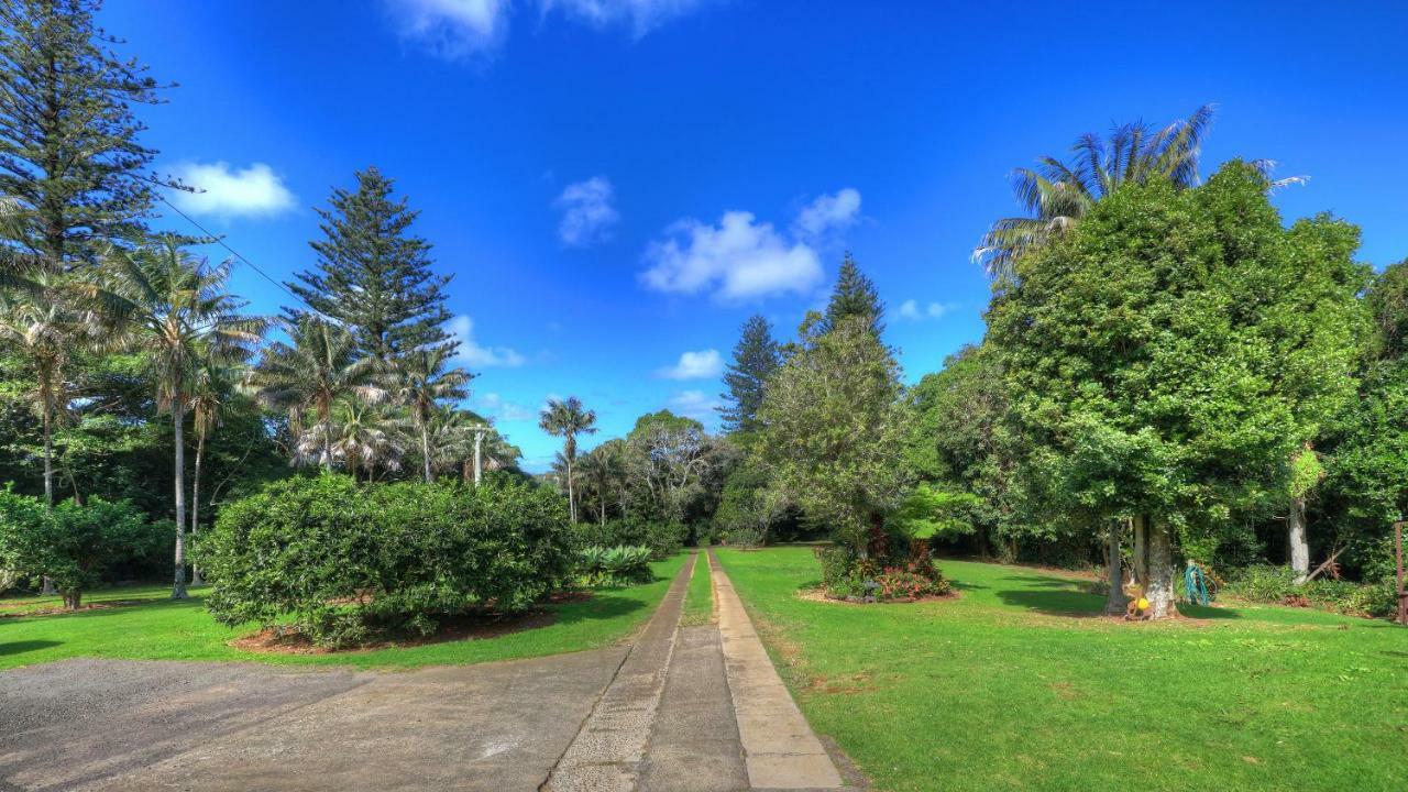 Hideaway Retreat Hotel Burnt Pine Bagian luar foto